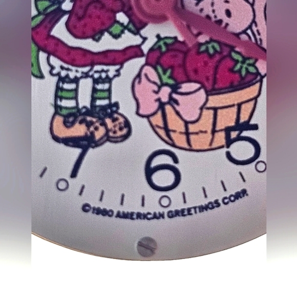1980's Bradley Strawberry Shortcake Manually Wound Kids Wristwatch Non Running - Picture 8 of 10